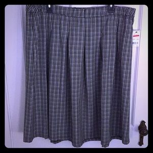 Black and white plaid skirt